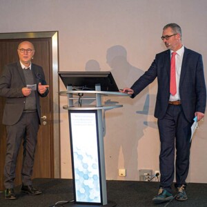 Die wissenschaftlichen Leiter Dr. med. Hartmann (links) und Prof. Dr. med. Marcus Lehnhardt (rechts). Die wissenschaftlichen Leiter Dr. med. Hartmann (links) und Prof. Dr. med. Marcus Lehnhardt (rechts).