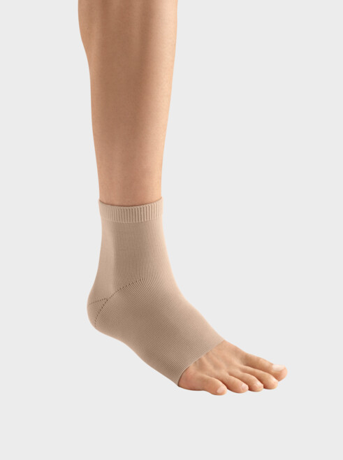 Voet met de JuzoFlex Malleo 707 in beige